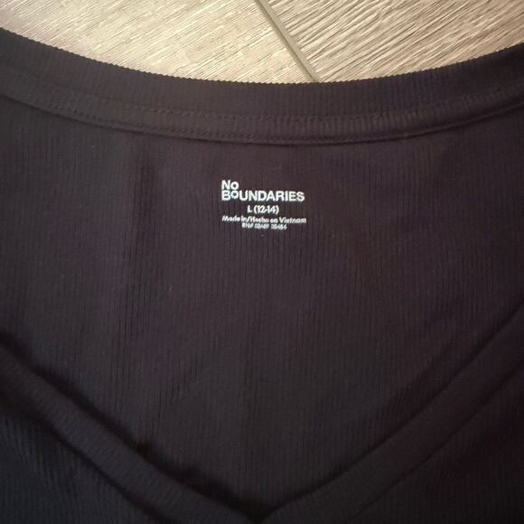 No Boundaries Ribbed Tee - Picture 3 of 3